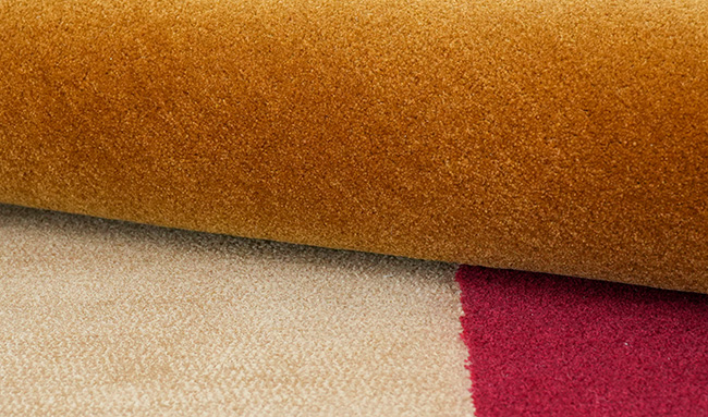 Geometrischer Acryl-Teppich handgetuftet in Orange-Beige, pflegeleicht und langlebig