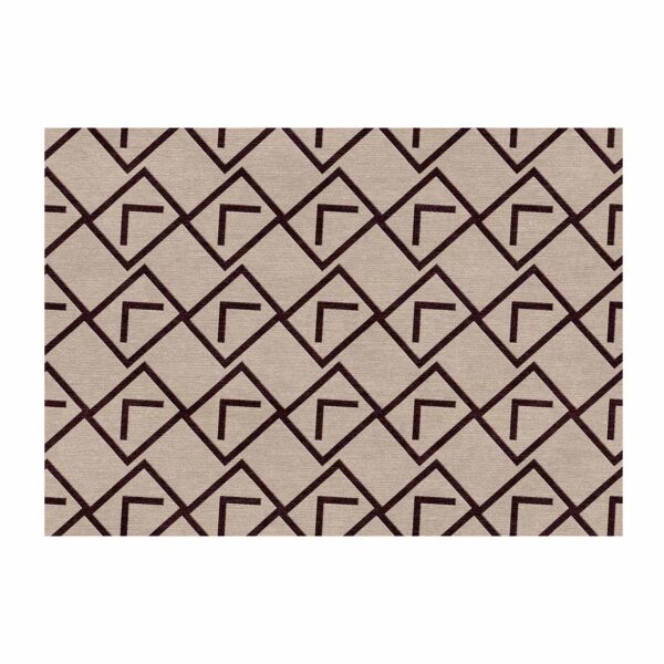Rechteckiger handgetufteter Teppich in Beige mit dunkelbraunem geometrischem Muster aus Rauten und L-förmigen Linien.