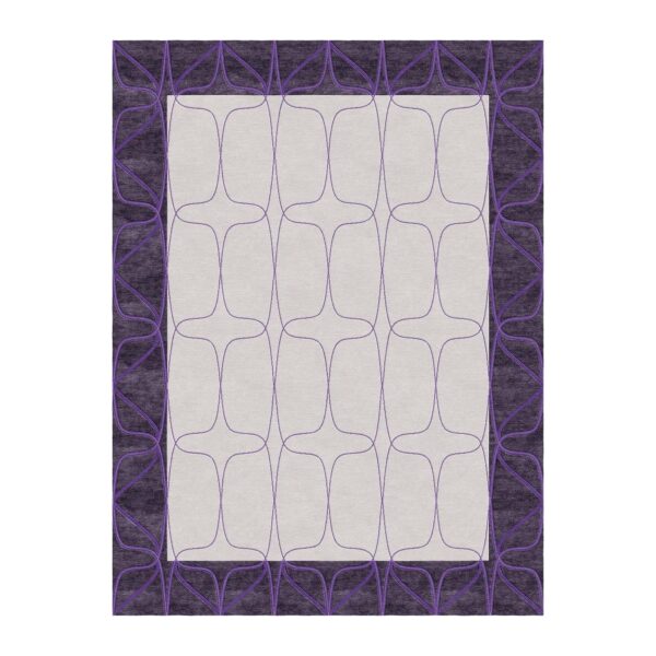 Eleganter getufteter Teppich mit cremefarbenem Zentrum und anthrazitfarbener Umrandung, verziert mit zarten violetten Linienmustern.